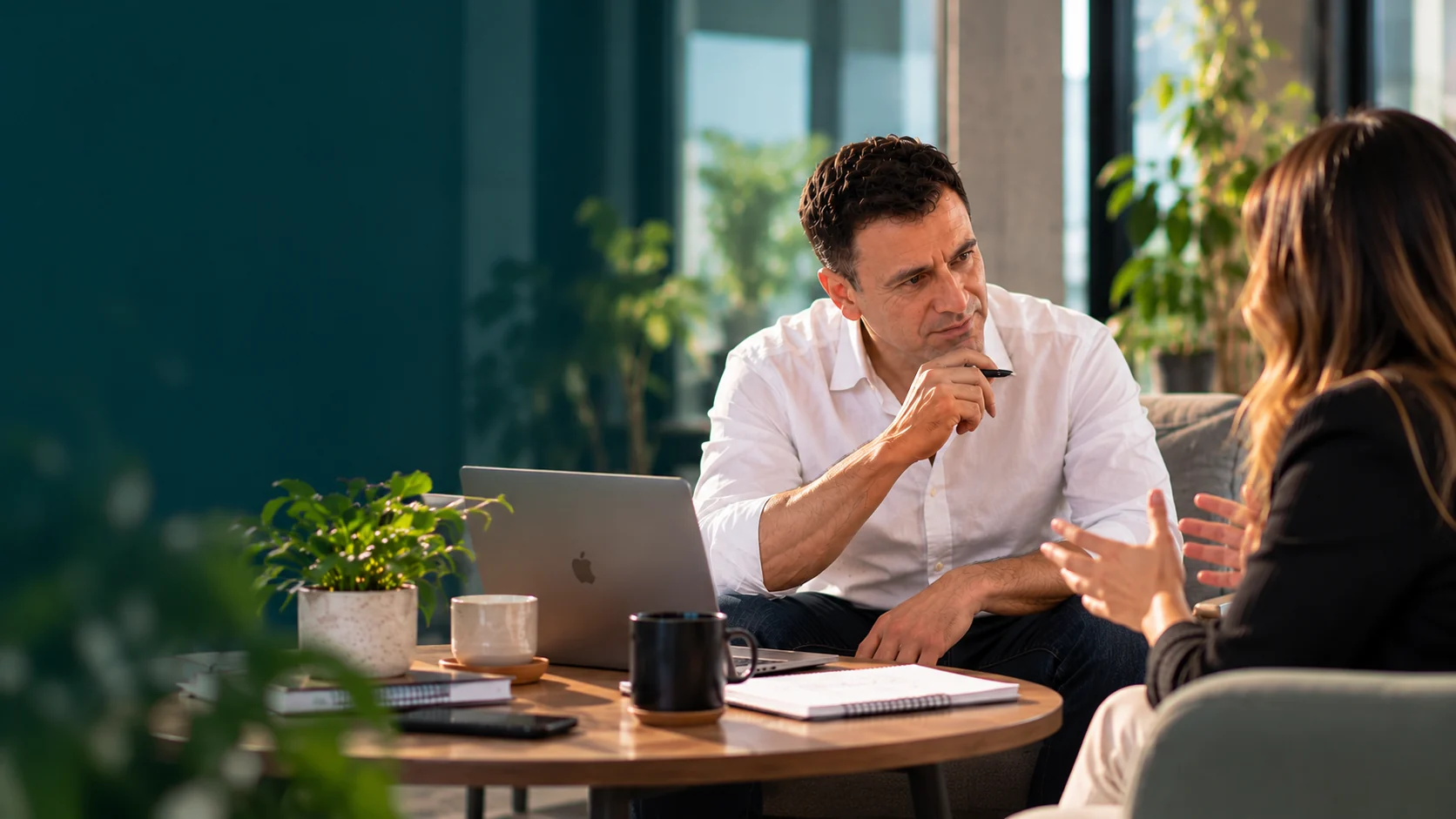 Reunión de trabajo en Creativa para comprender los objetivos de un negocio